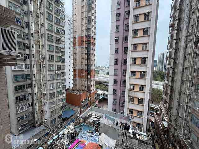 Mong Kok - Tak Cheong Court 13