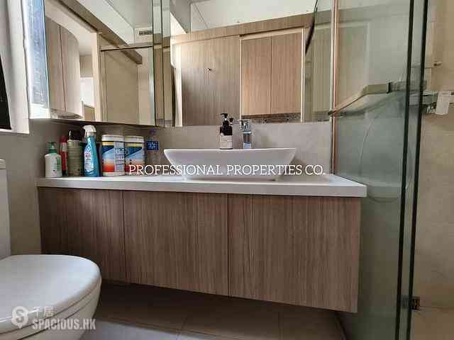 Central - 7-9, Shin Hing Street 03