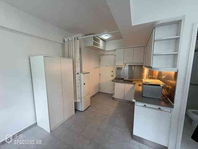 Soho - 68-70A, Hollywood Road 06