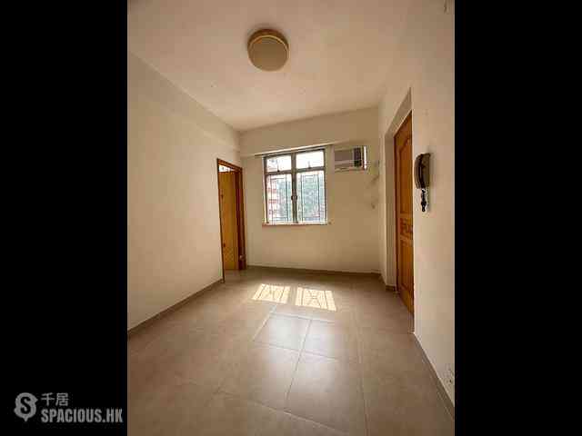 Shau Kei Wan - Ho King Building 06