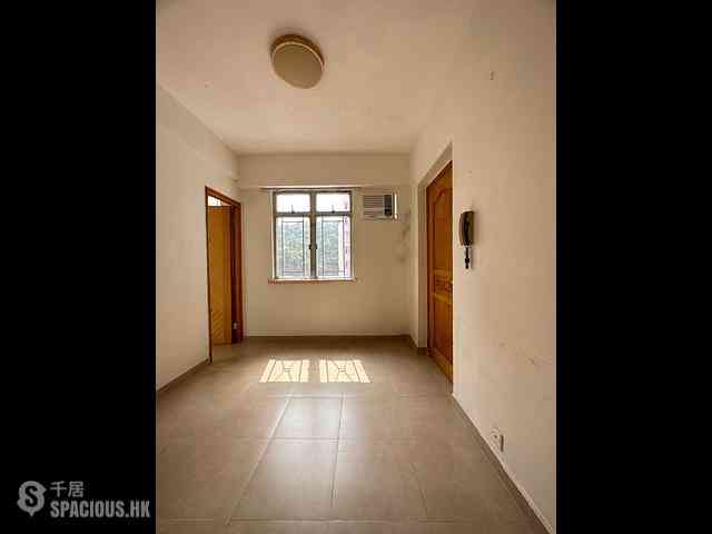 Shau Kei Wan - Ho King Building 07