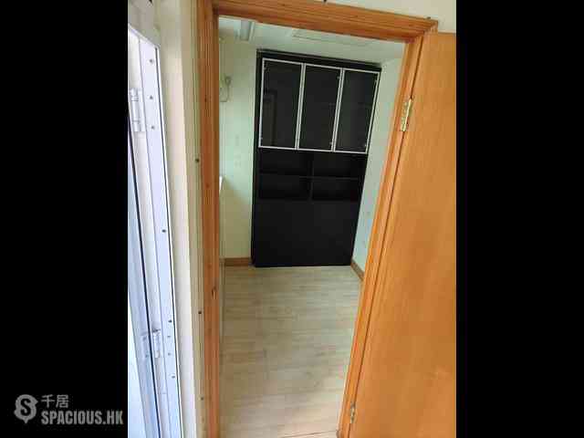 Sai Ying Pun - Wai Tak Building 04