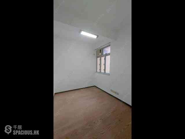 Mid Levels Central - On Fung Building 04