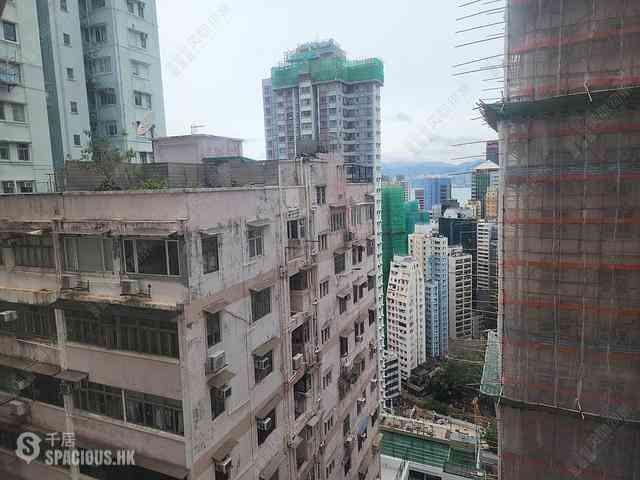 Mid Levels Central - On Fung Building 07