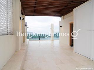 Chung Hom Kok - Pinewaver Villas 03