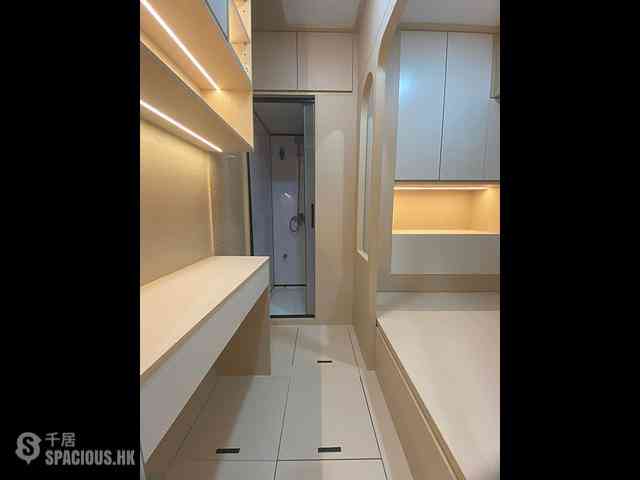 North Point - Metropole Building 02