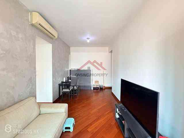Wan Chai - The Avenue Phase 1 Block 5 02