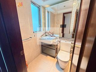 Wan Chai - The Avenue Phase 1 Block 5 04