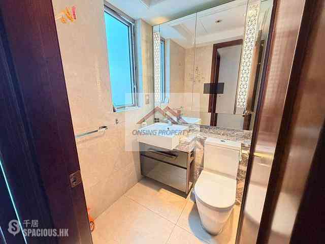 Wan Chai - The Avenue Phase 1 Block 5 04