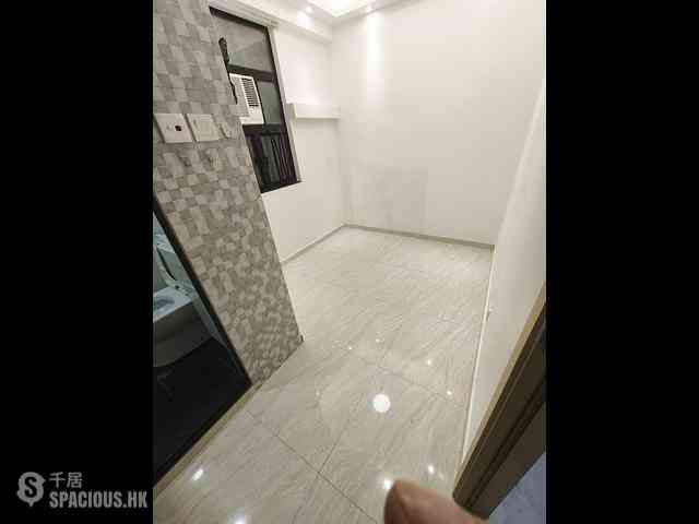 Mong Kok - Sincere House 01