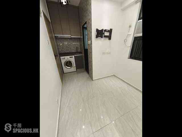 Mong Kok - Sincere House 02