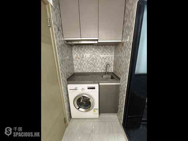 Mong Kok - Sincere House 03
