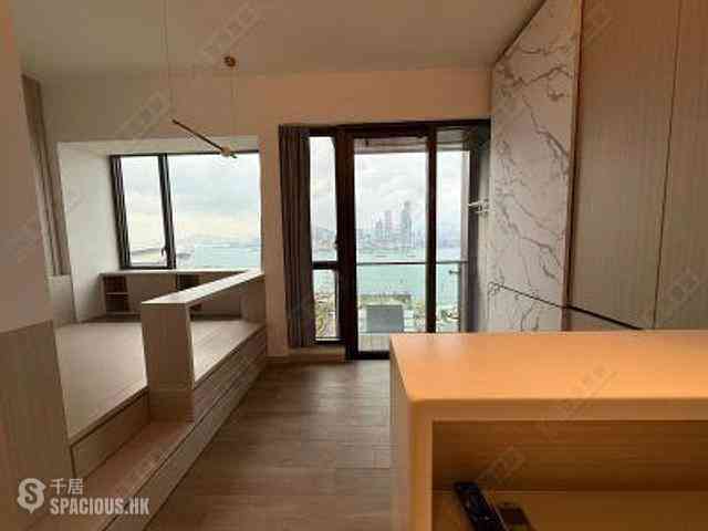 Wan Chai - The Gloucester 01