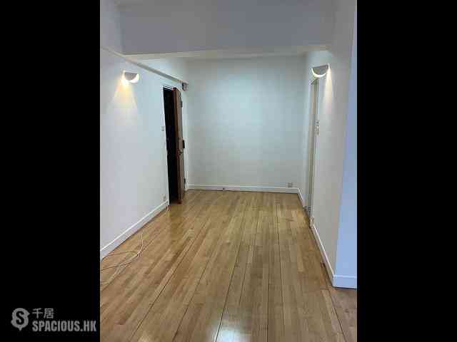 Kennedy Town - Luen Tak Apartments 02
