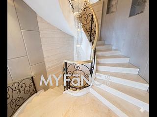 The Peak - Strawberry Hill 05