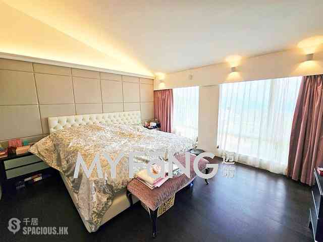 The Peak - Strawberry Hill 11
