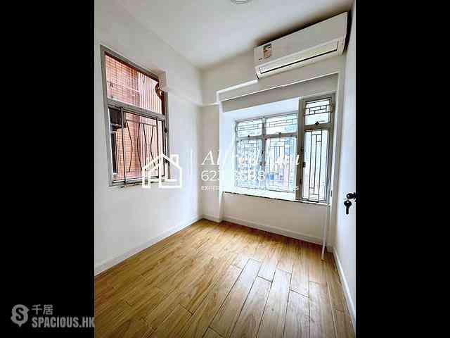 Mong Kok - Hung Wai Building 05