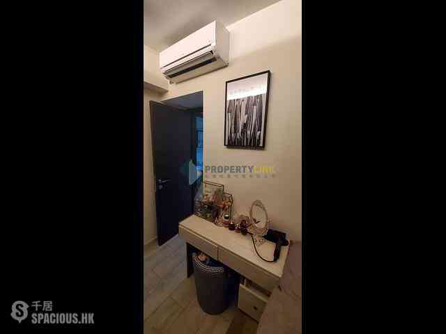 Sai Ying Pun - Centre Place 07