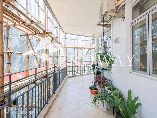 Mid Levels Central - Welsby Court 04