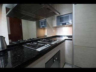Wan Chai - The Avenue Phase 1 09
