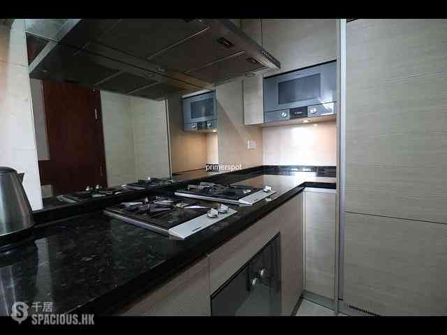 Wan Chai - The Avenue Phase 1 09