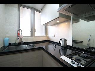 Wan Chai - The Avenue Phase 1 10
