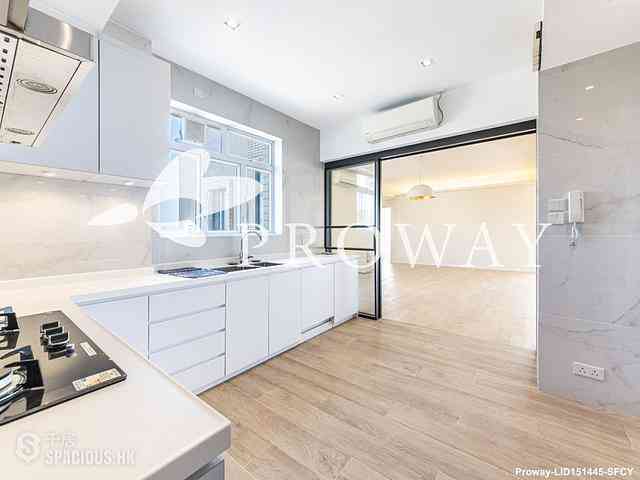 The Peak - Vivian Court 11