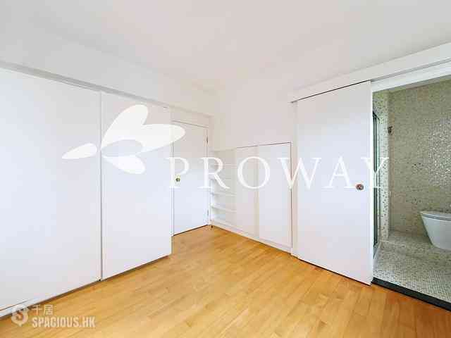 Stubbs Road - Miramar Villa 05