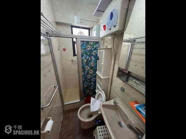 Mid Levels West - Hing Wah Mansion Block B 04