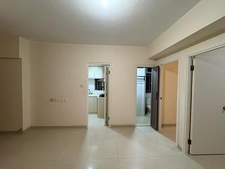 Mid Levels Central - On Fung Building 02