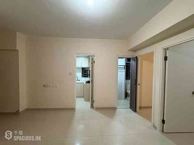 Mid Levels Central - On Fung Building 02
