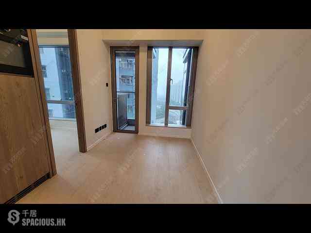 Quarry Bay - Finnie 01