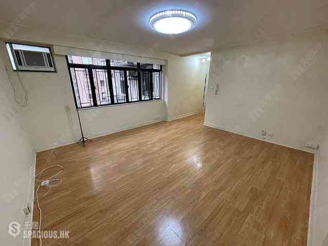 Sai Ying Pun - Wing Cheung Court 01
