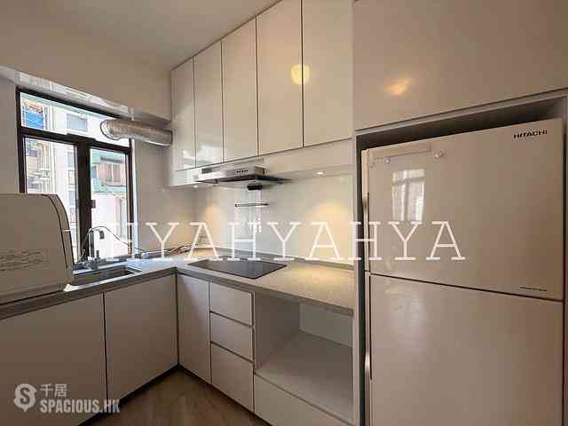 Sheung Wan - Welland Building 08