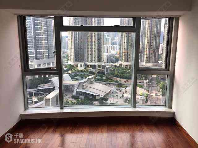 West Kowloon - The Harbourside 01