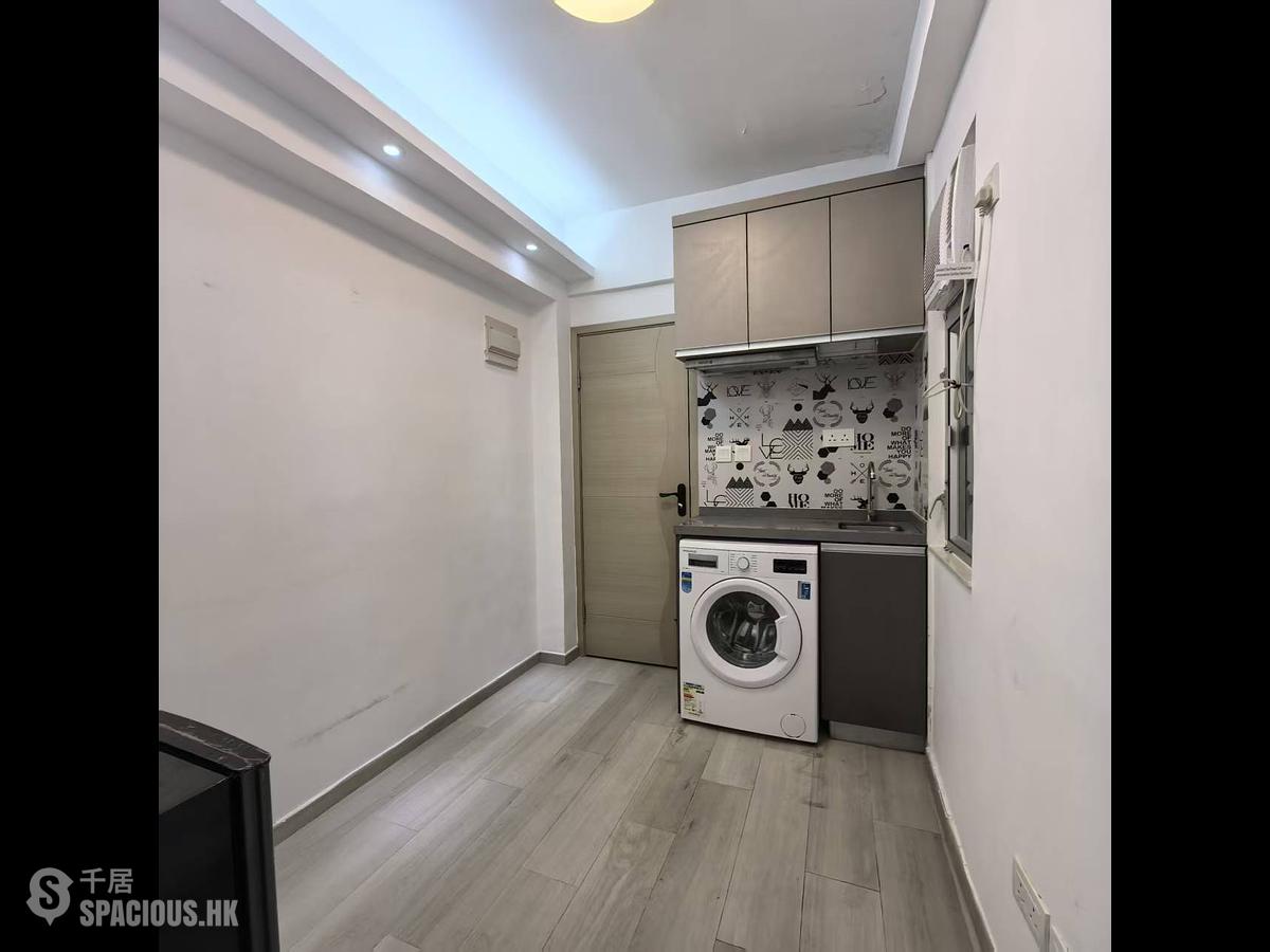 Quarry Bay - Lai King Mansion 01