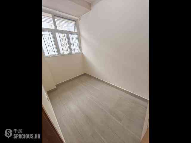 Yau Ma Tei - Kam Tong Building 04