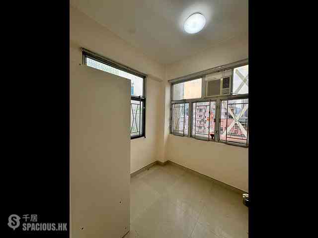 Mong Kok - Portland Building 07