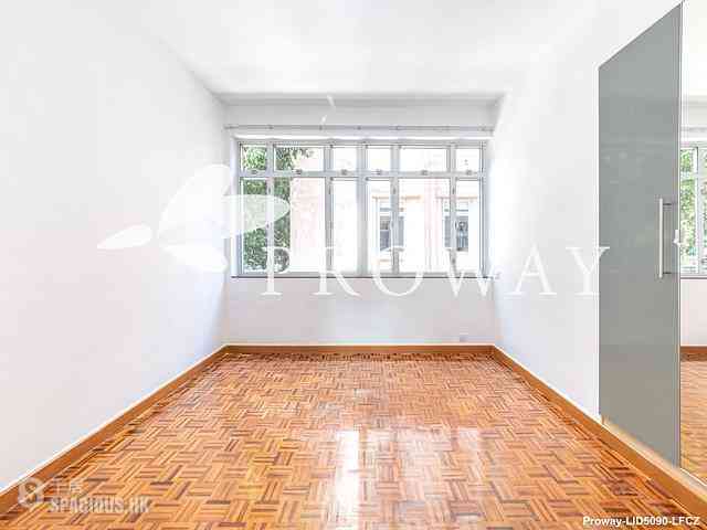 Pok Fu Lam - Bisney Villas 07