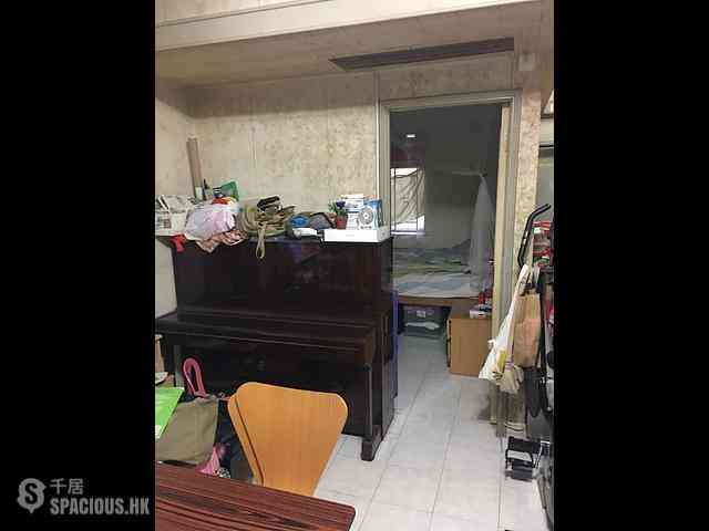 Sheung Wan - Sze Yap Building 07