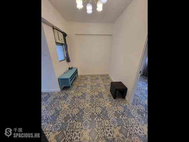 Sai Ying Pun - 84-84A First Street 04