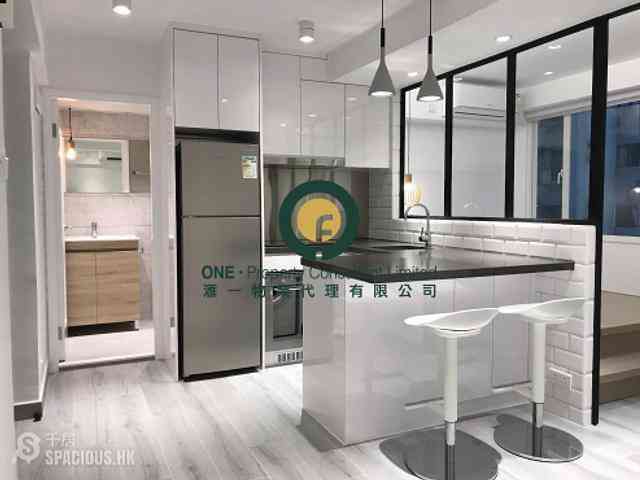 Sai Ying Pun - Fook Moon Building 01