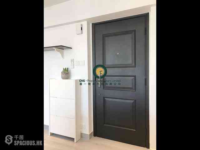 Sai Ying Pun - Fook Moon Building 03