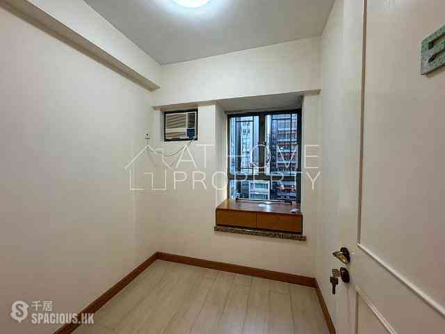 Sheung Wan - Queen's Terrace 04