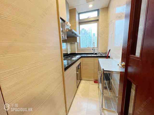 Wan Chai - The Avenue Phase 2 Block 3 04