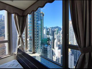 Wan Chai - The Avenue Phase 2 06
