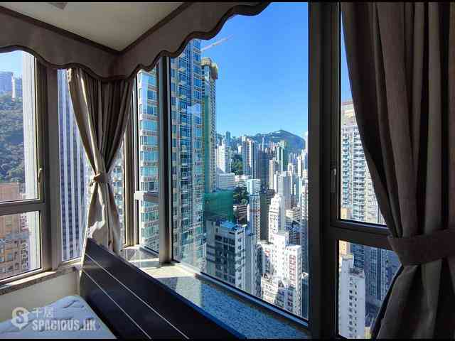 Wan Chai - The Avenue Phase 2 06