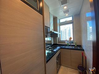 Wan Chai - The Avenue Phase 2 08