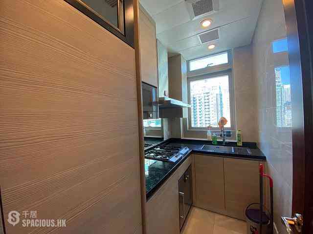 Wan Chai - The Avenue Phase 2 08