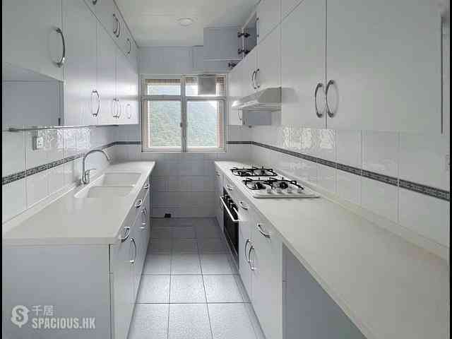 Mid Levels Central - Hillsborough Court Block 1 08